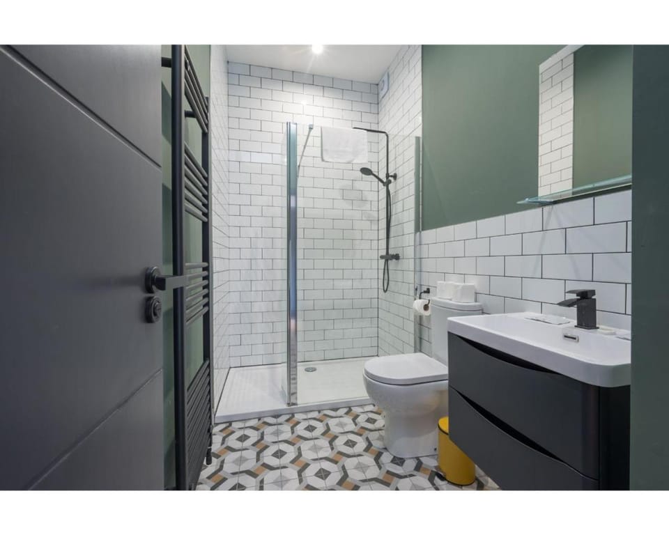 Shower, Toilet, Public Bath, Public Bath