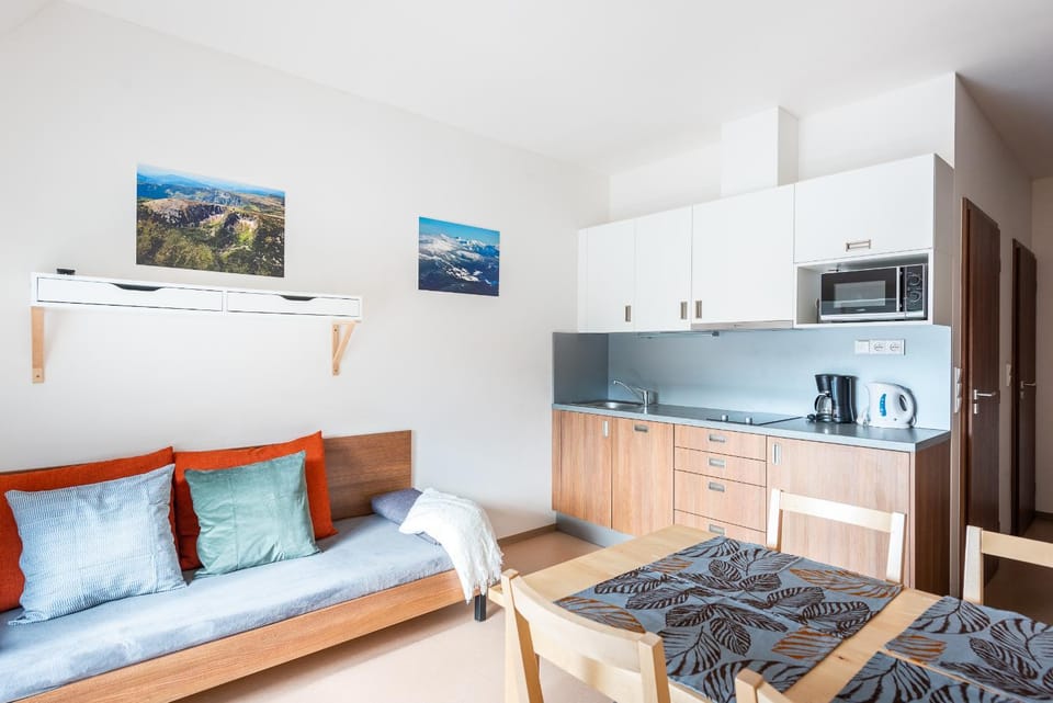 Kitchen or kitchenette, Living room