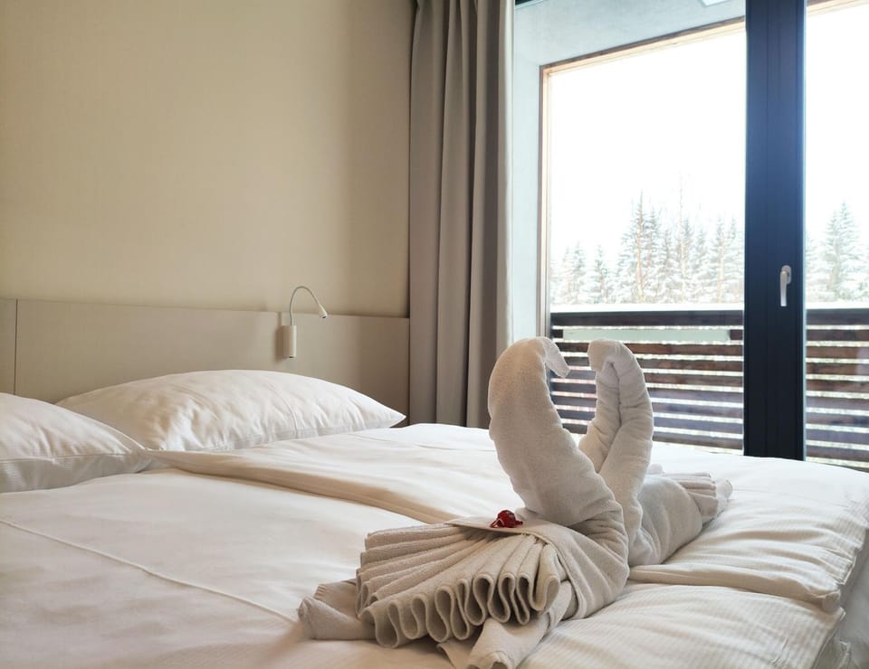 Bed, Photo of the whole room, Bedroom, towels
