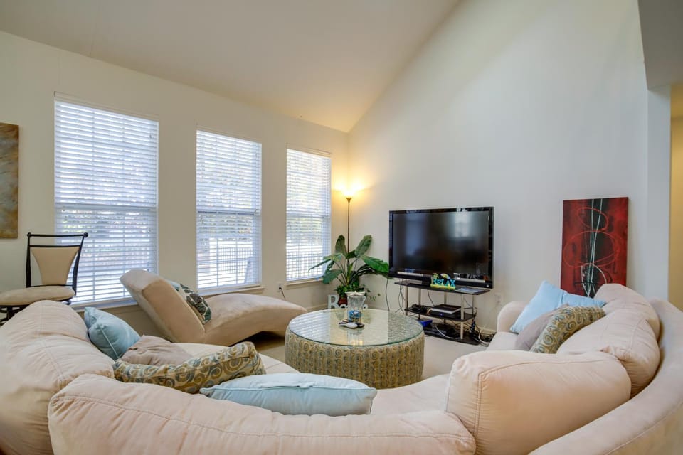 Bright Greenbackville Vacation Home w/ Game Room House in Chincoteague Island