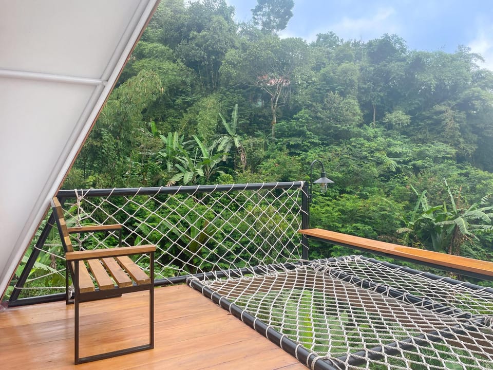 Selayang Olivehill - Kemewahan Glamping di Hutan Luxury tent in West Java
