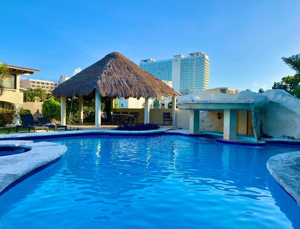 Property building, Day, Pool view, Swimming pool