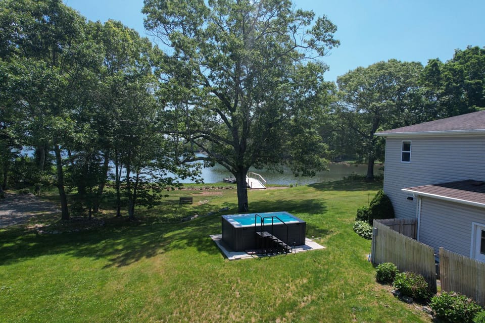 Waterfront Estate w Hot Tub, Dock & Kayaks House in Stonington