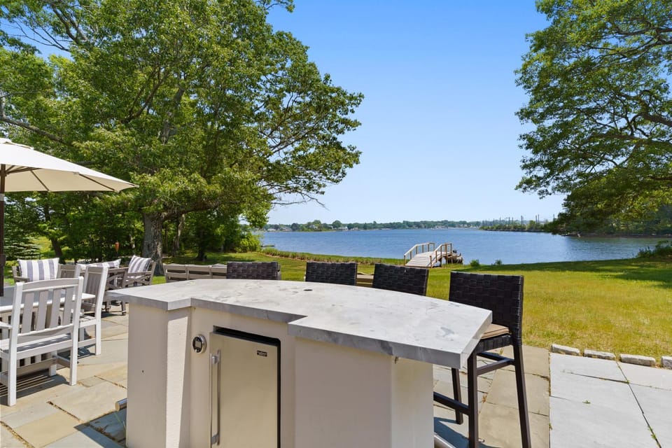 Waterfront Estate w Hot Tub, Dock & Kayaks House in Stonington
