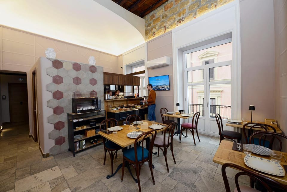 Staff, People, Decorative detail, Guests, Breakfast, Buffet breakfast, Internal: Not applicable to any particular room