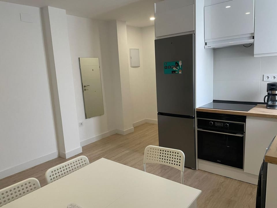 Coffee/tea facilities, Kitchen or kitchenette, Dining area, pet friendly, stove