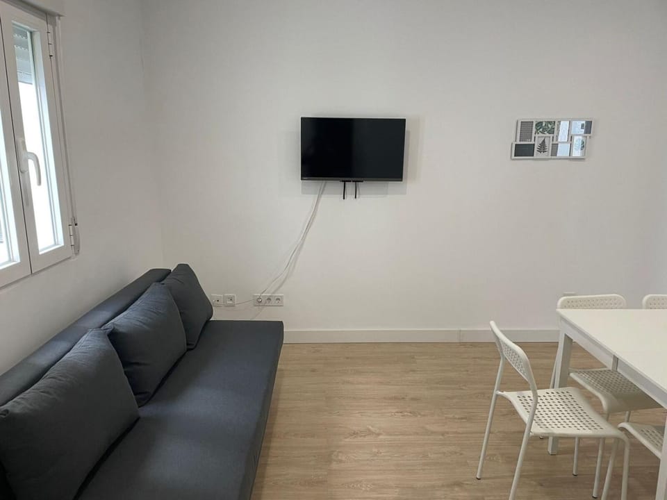 Communal lounge/ TV room, TV and multimedia, Living room, Seating area