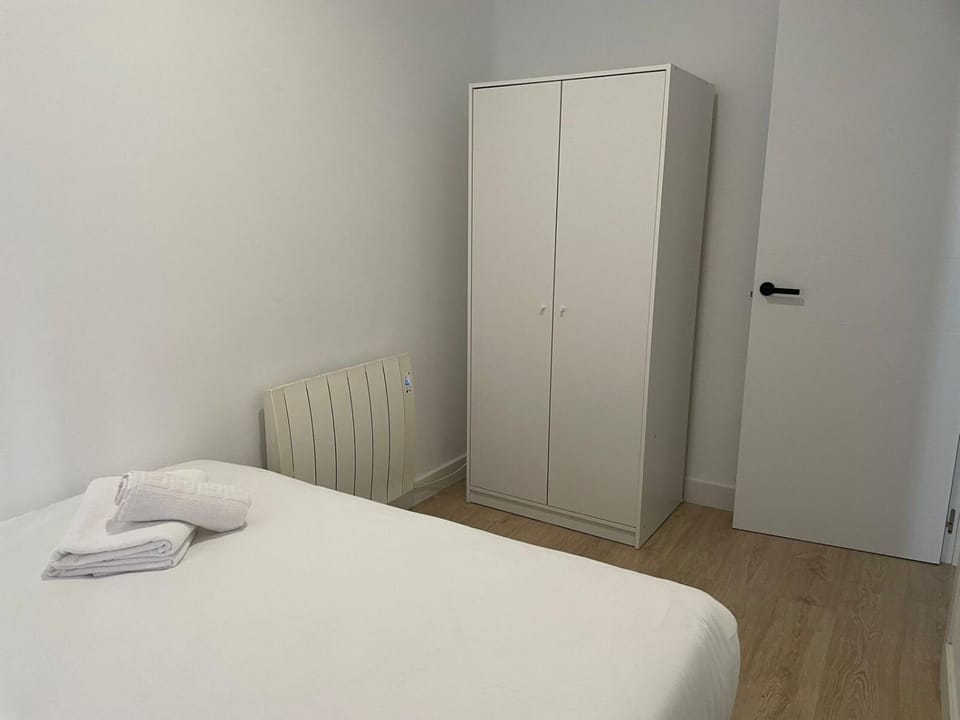 Bed, Photo of the whole room, Bedroom, towels, wardrobe