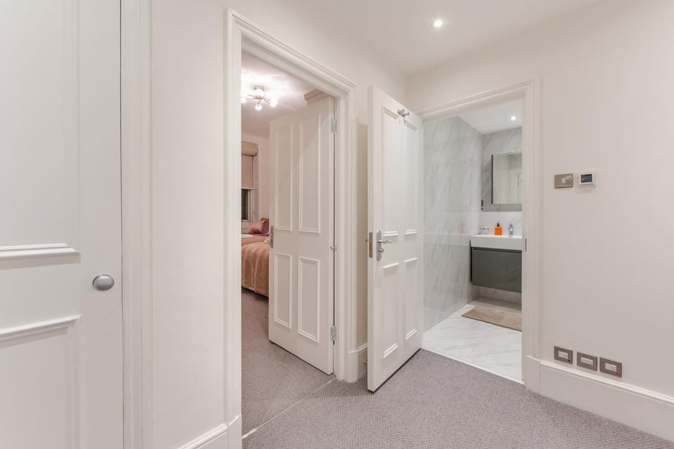 Bed, Bathroom, Bedroom