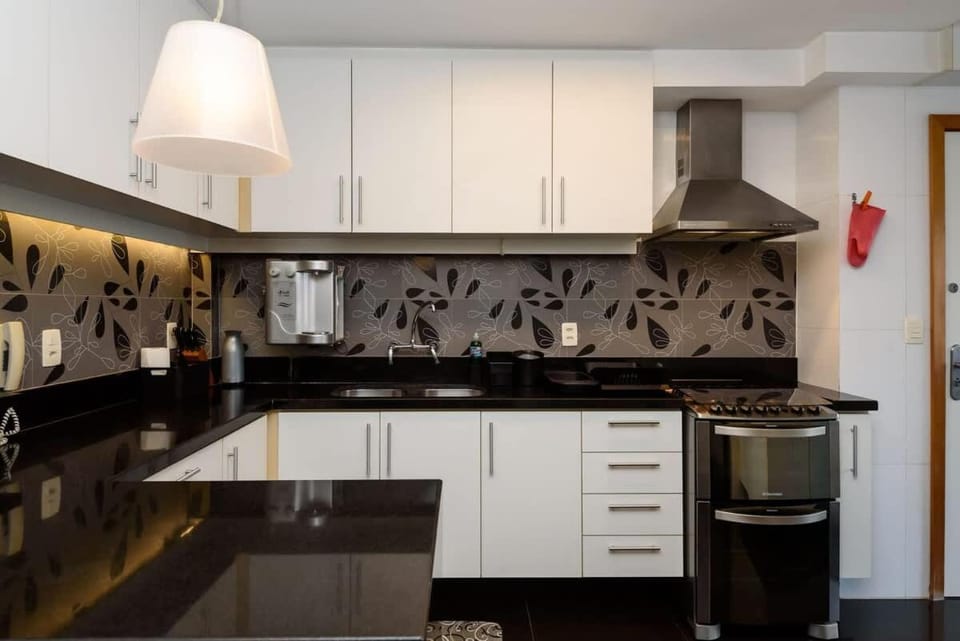 Varanda vista mar Copacabana Apartment in Rio de Janeiro