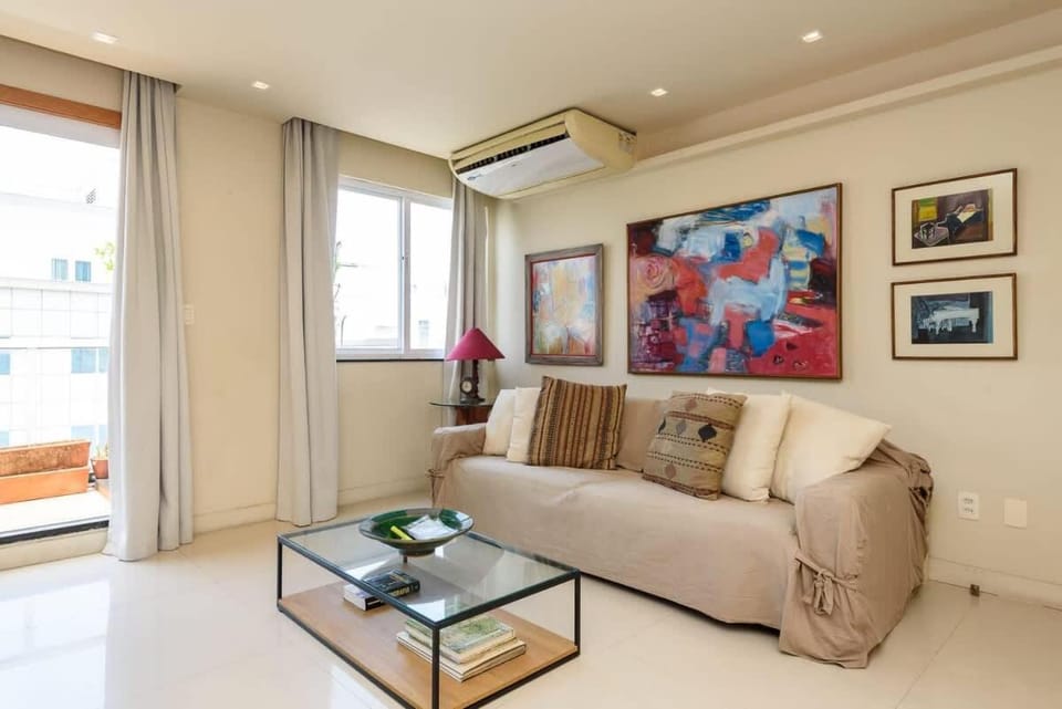 Varanda vista mar Copacabana Apartment in Rio de Janeiro