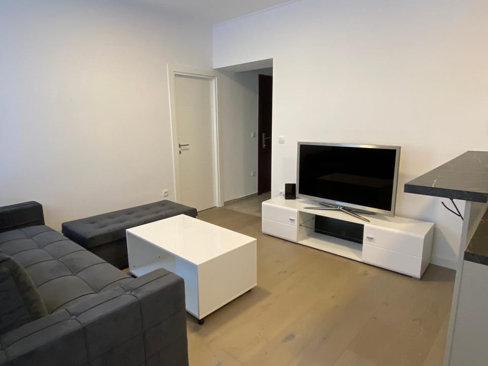 Communal lounge/ TV room, TV and multimedia, Living room, Seating area