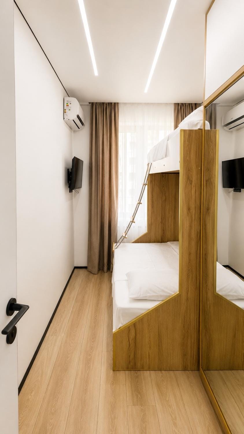 TV and multimedia, Bedroom, bunk bed, air conditioner
