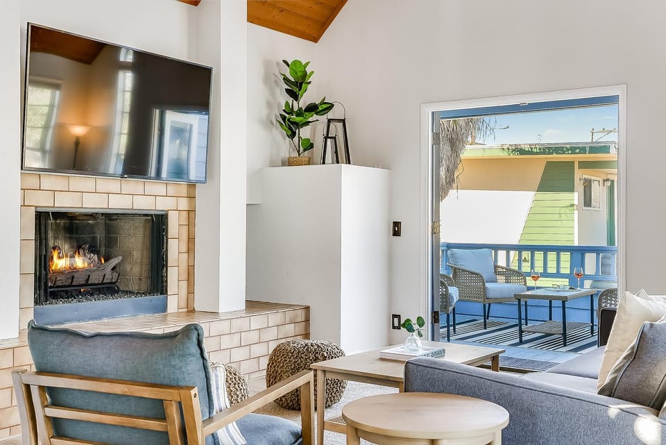 Ormond Retreat w Ocean View, Steps2beach & Garage House in Mission Beach