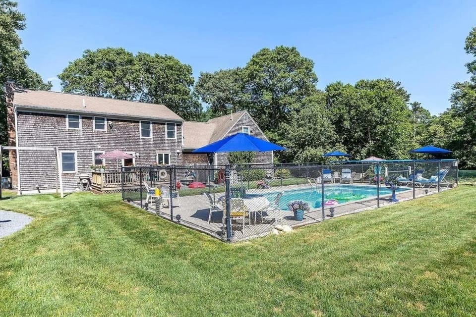 Wow Private Pool Game Room and Fire Pit House in Brewster