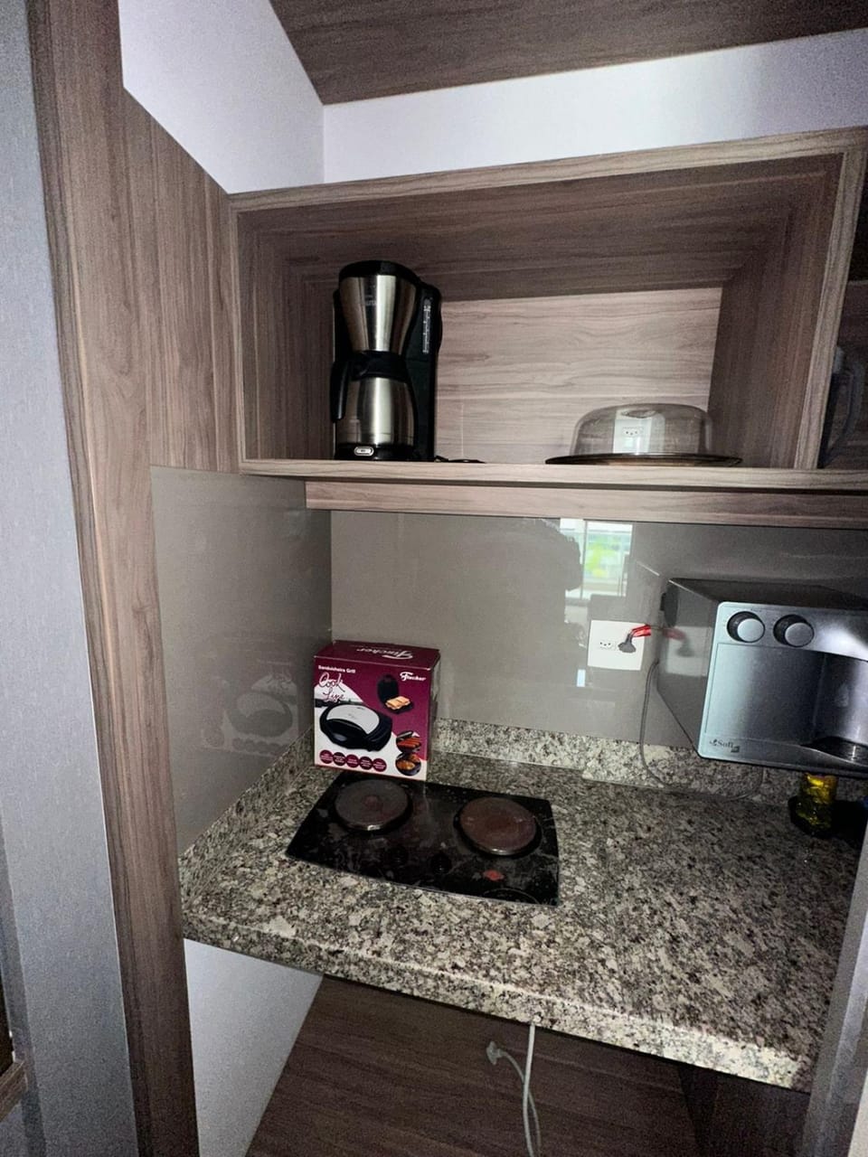 Coffee/tea facilities, Kitchen or kitchenette, minibar, stove, toaster
