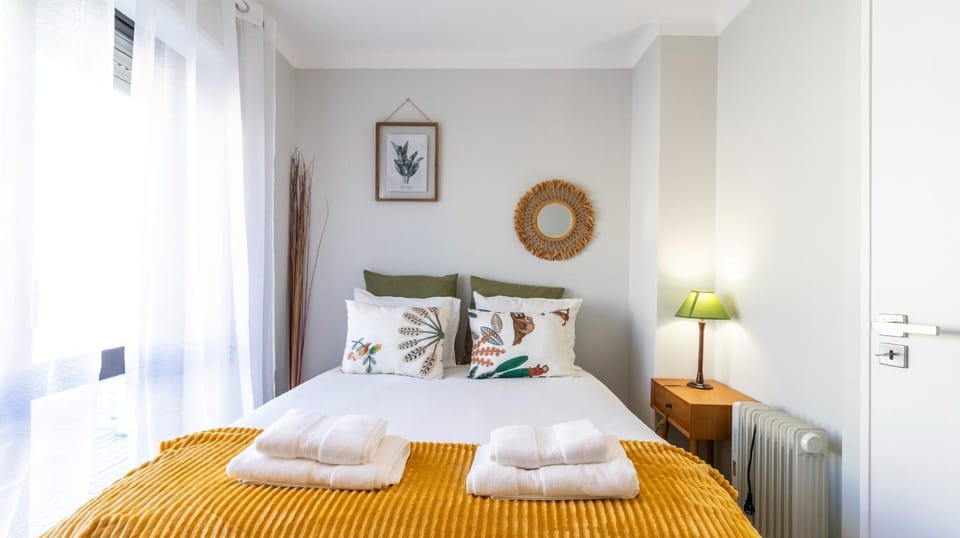 Bed, Photo of the whole room, Bedroom, internet