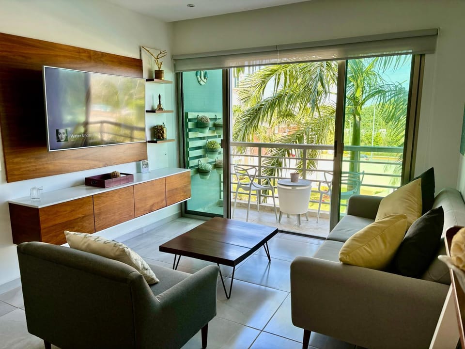 TV and multimedia, View (from property/room), Balcony/Terrace, Living room