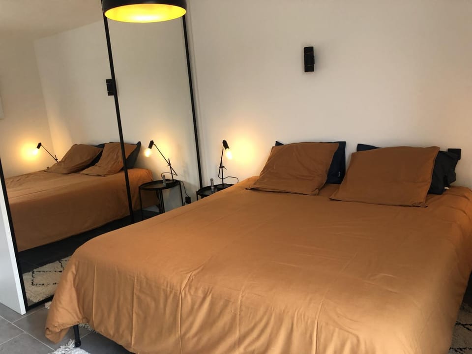 Bed, Bedroom