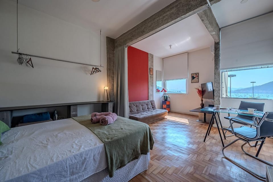 Bed, Living room, Photo of the whole room, Seating area, Dining area, Bedroom