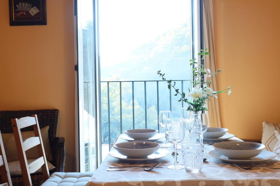 Natural landscape, Dining area, Mountain view
