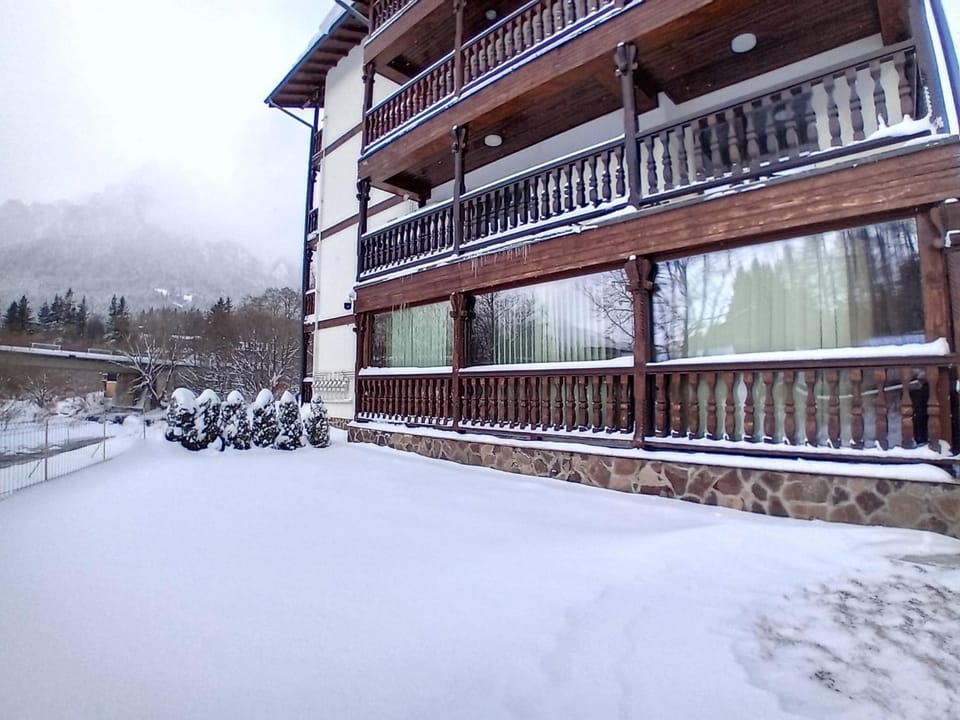 Kathy's Elegance Apartment in Prahova, Romania