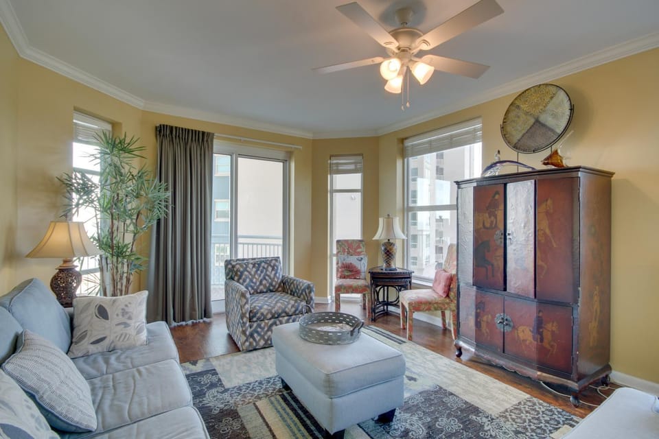 Gulfport Condo with Views: Walk to Beach House in Gulfport