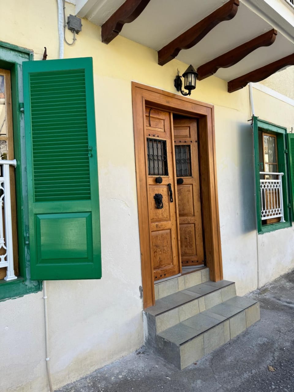 Facade/entrance