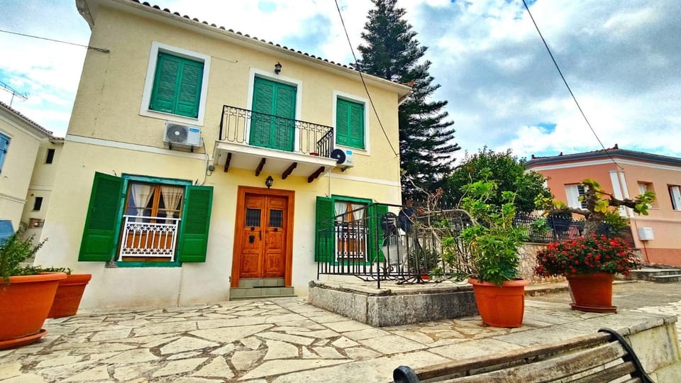 Property building, Neighbourhood