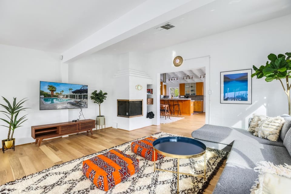 TV and multimedia, Living room, Seating area