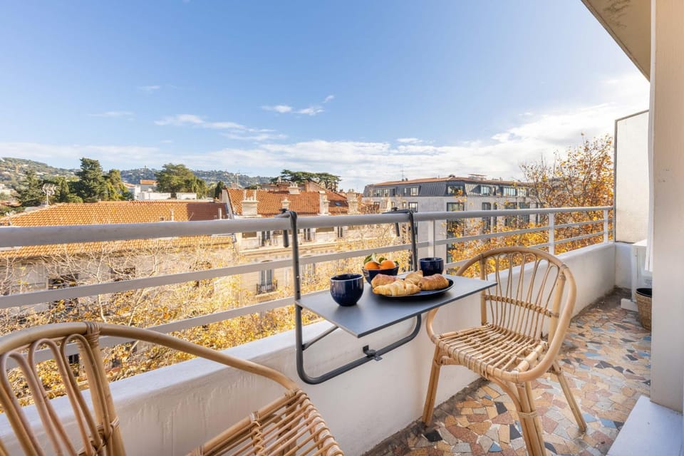06AZ - Apartment with terrace - 10min from Palais Apartment in Cannes