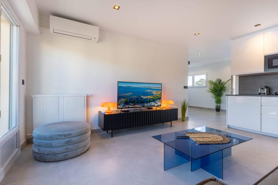 06AZ - Apartment with terrace - 10min from Palais Apartment in Cannes