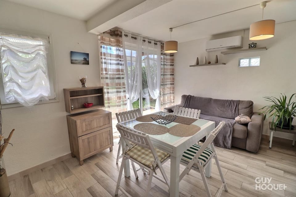 VILLA TAMARIS - authentique chalet - Gruissan Plage des chalets Chalet in Gruissan