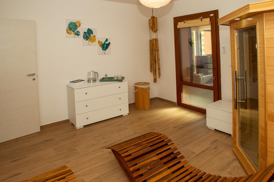 Villa Sumbilla, Modern, with sauna, heated jacuzzi near Tuscany Villa in Emilia-Romagna