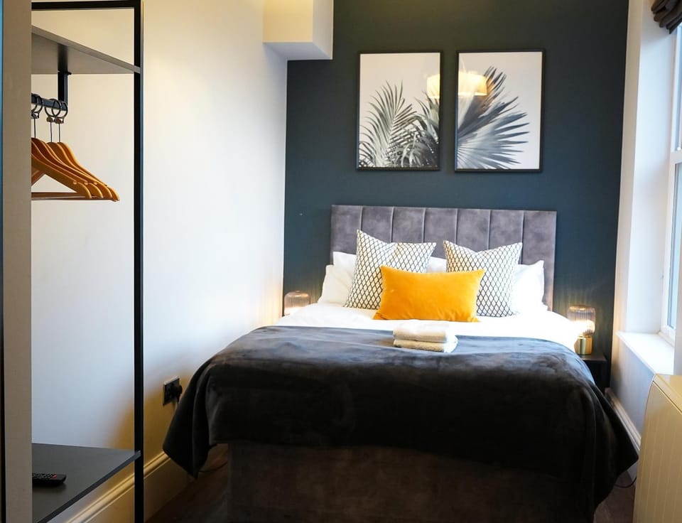 Bed, Photo of the whole room, Bedroom, wardrobe