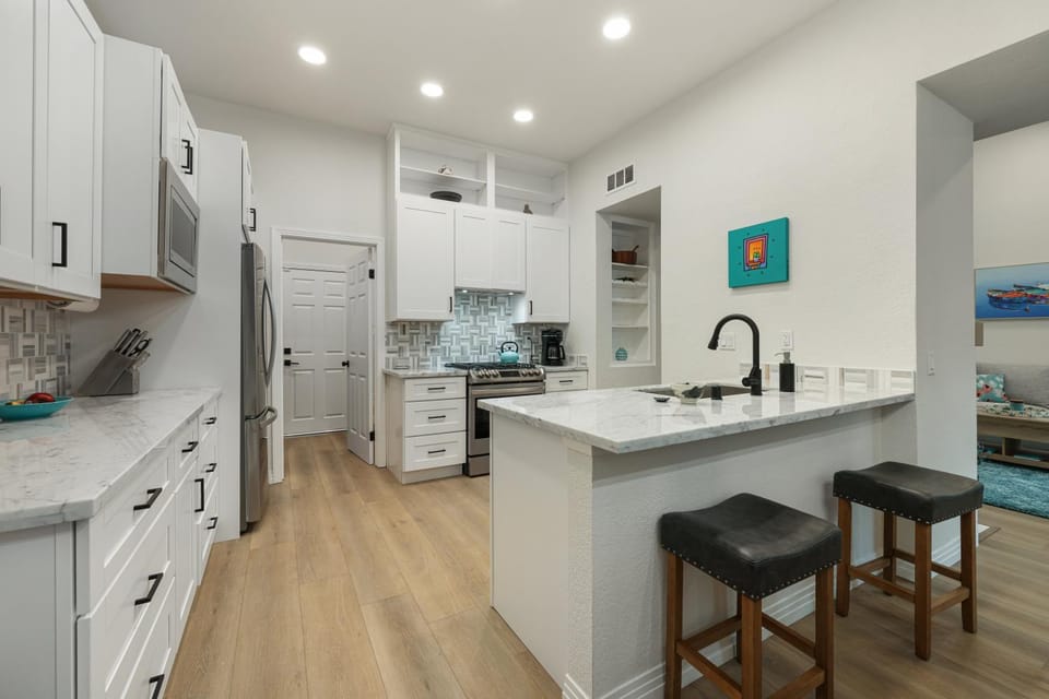 Modern Dream Home - Fire Pit, Grill, Large Yard & AC House in Encinitas