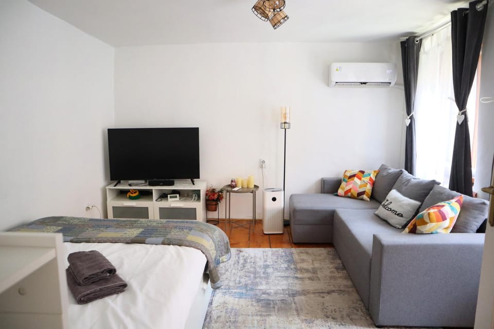 TV and multimedia, Bedroom, towels, air conditioner