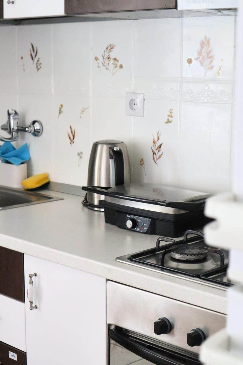 Kitchen or kitchenette, kitchen