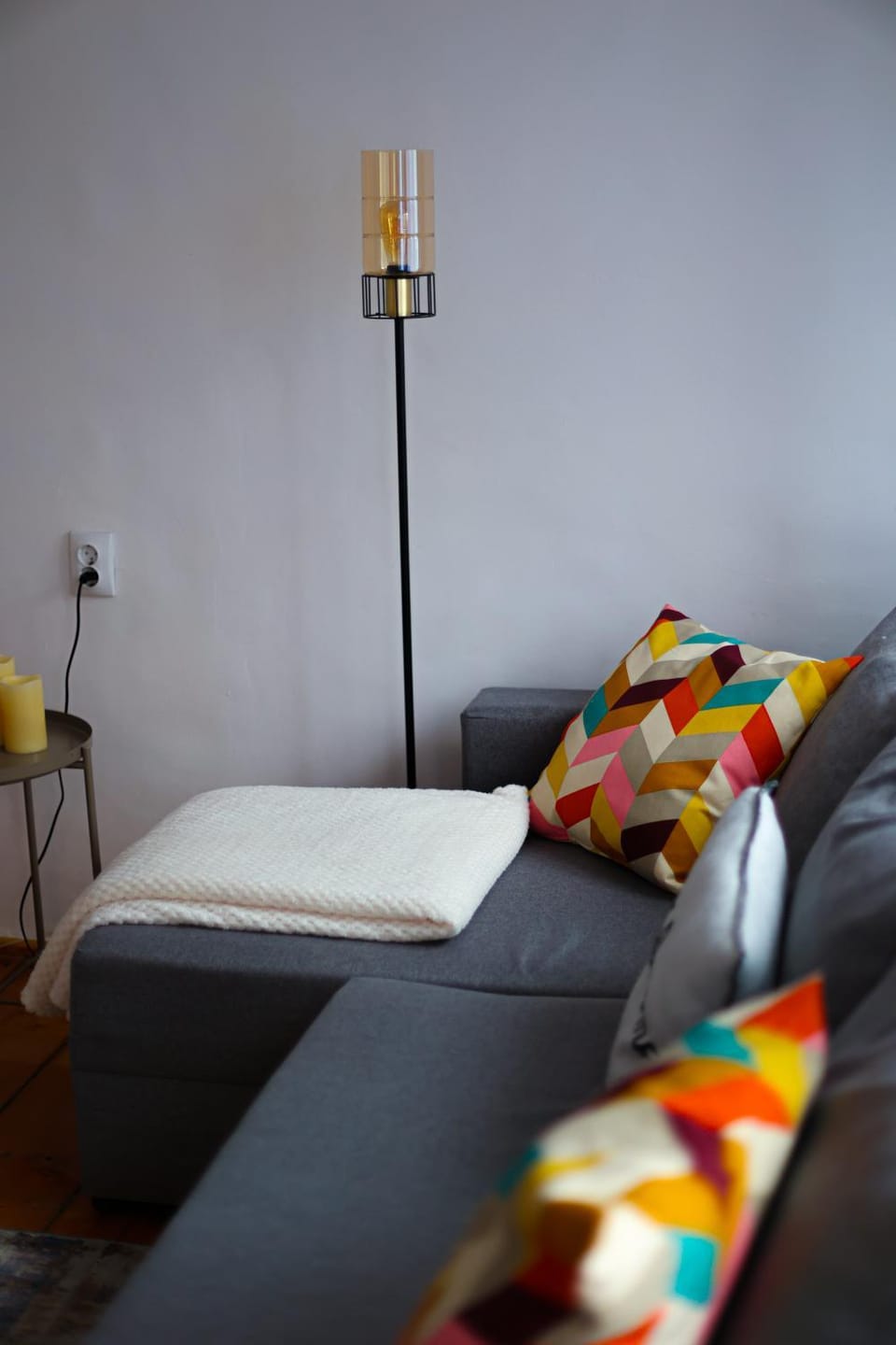 Bed, Living room, Photo of the whole room, Seating area, Bedroom