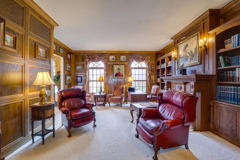 Immaculate Boone Villa w/ Entertainment Lounge! Villa in Watauga