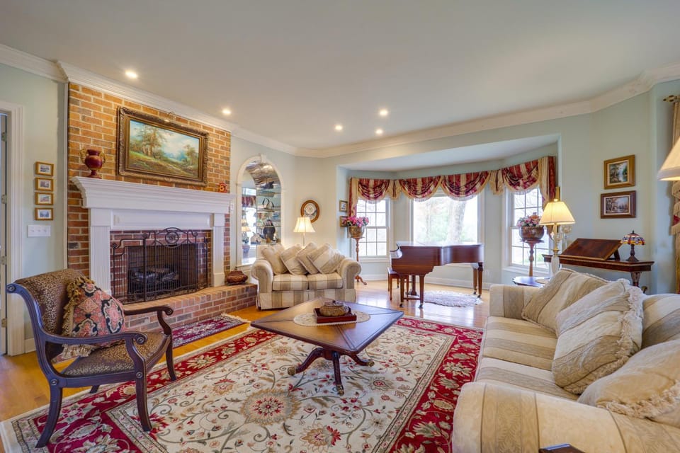 Immaculate Boone Villa w/ Entertainment Lounge! Villa in Watauga