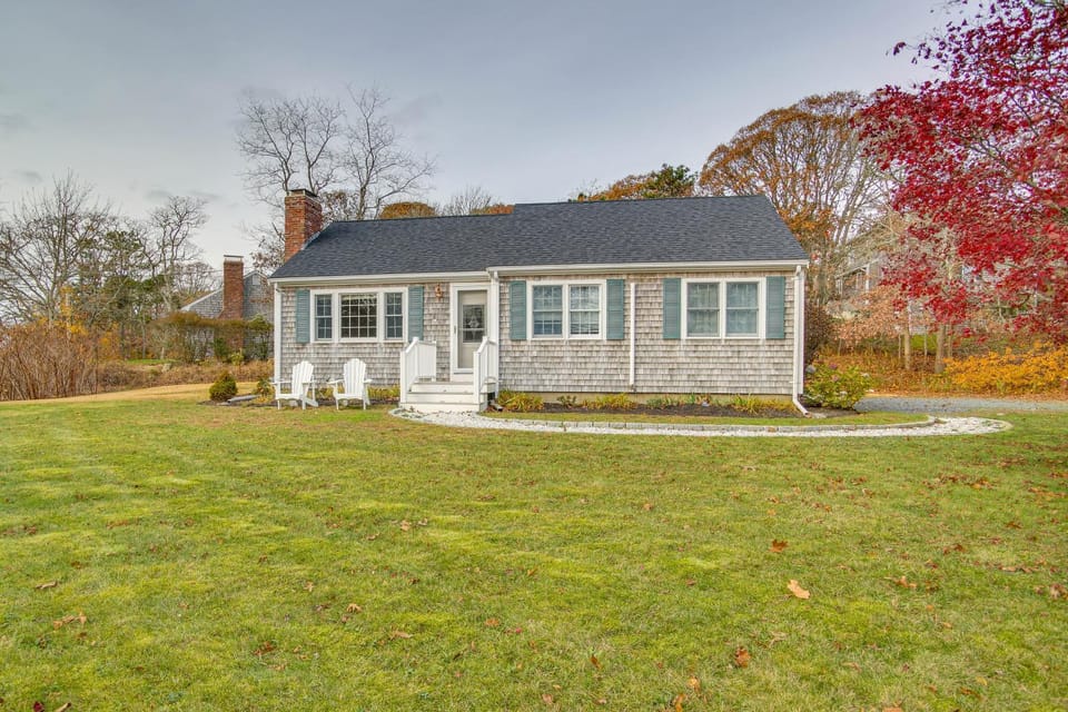 Rail Trail Access: Home 2 Mi to Lighthouse Beach! House in Chatham