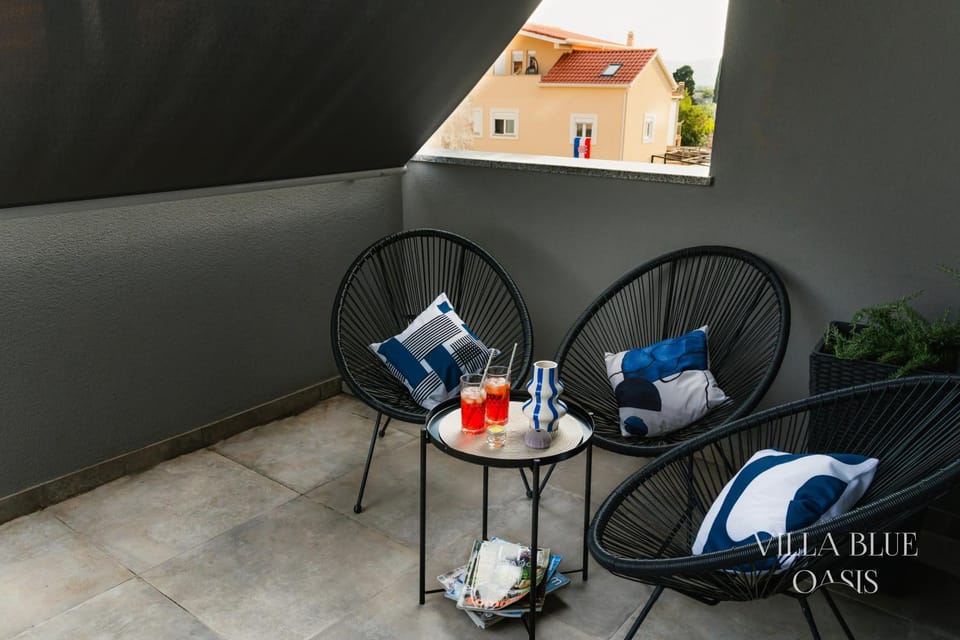 Day, Balcony/Terrace, Seating area