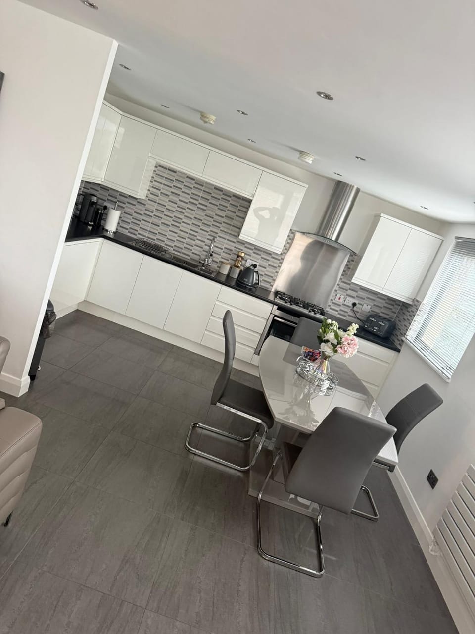 Kitchen or kitchenette, Living room