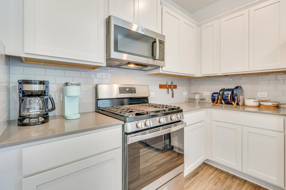 12 Mi to Dtwn Austin: Quiet Home w/ Patio & Yard House in Austin