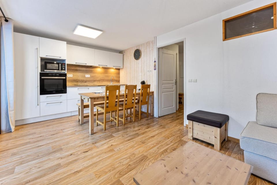 Les Chalets De Bois MÉan - A - Bel appartement rénové sur les Orres 1800 MAE-6581 Apartment in Provence-Alpes-Côte d'Azur
