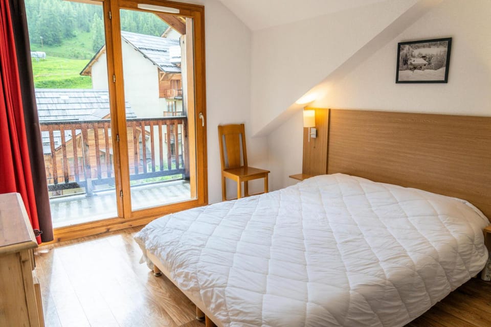 Les Chalets De Bois MÉan - A - Bel appartement rénové sur les Orres 1800 MAE-6581 Apartment in Provence-Alpes-Côte d'Azur