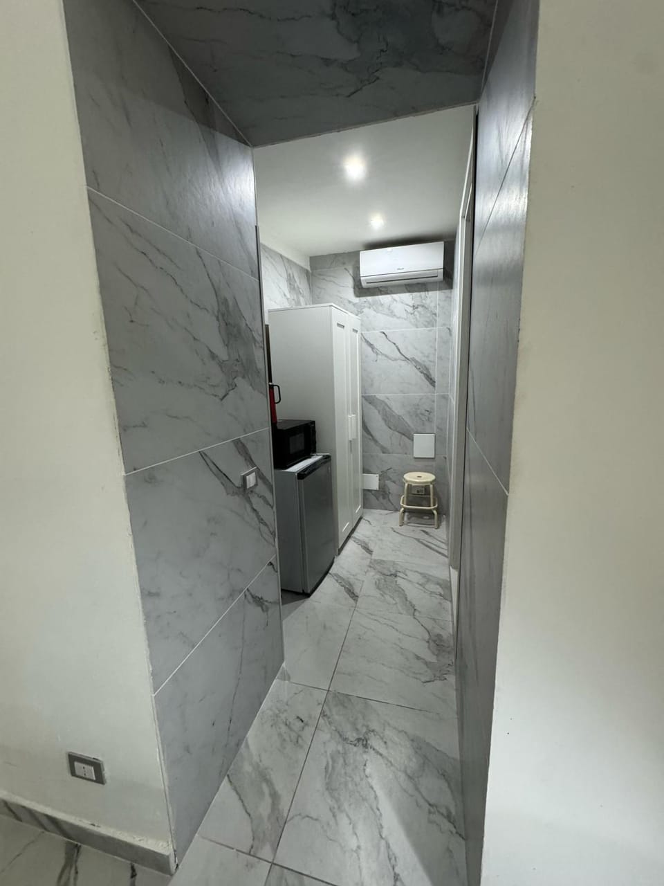 microwave, wardrobe