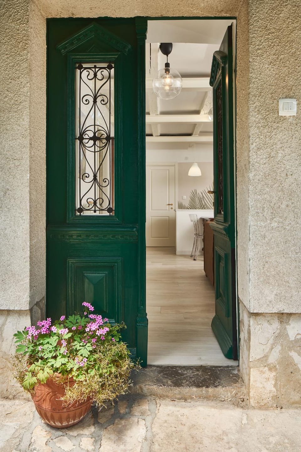Facade/entrance