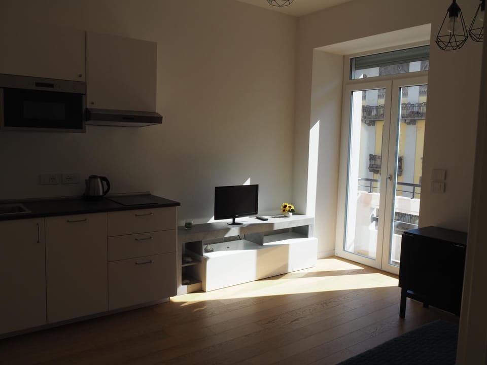 TV and multimedia, Kitchen or kitchenette
